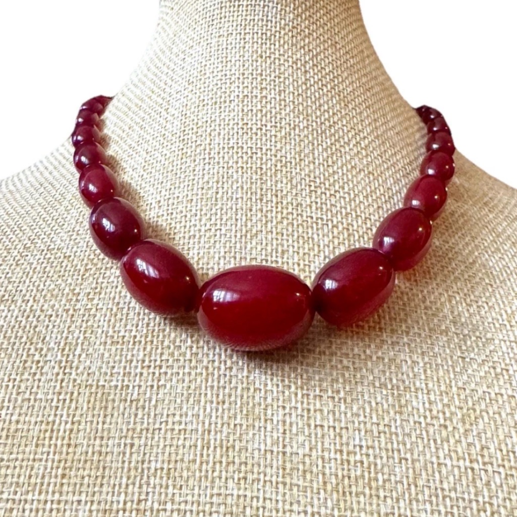 Antique 1920âs Graduated Dark Cherry Amber Bakelite Collar Necklace 16.5âIn,35g
